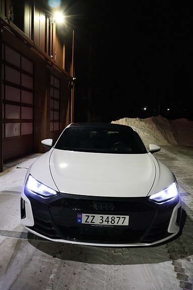 Audi e-tron GT 8 of 30