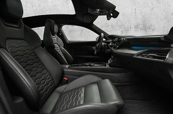 Audi e-tron GT 29 of 30