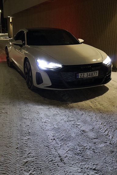 Audi e-tron GT 23 of 30