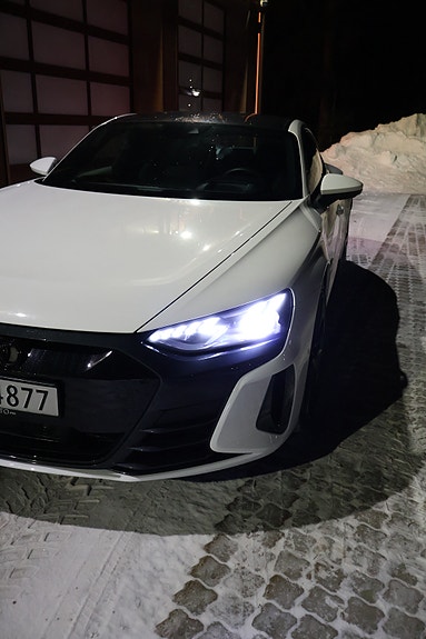 Audi e-tron GT 3 of 30