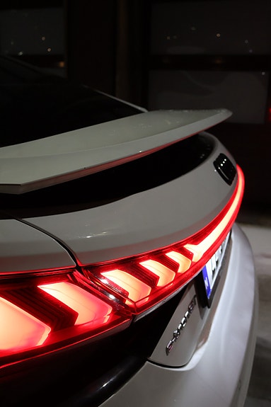 Audi e-tron GT 10 of 30