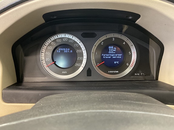 Volvo XC70 16 of 30