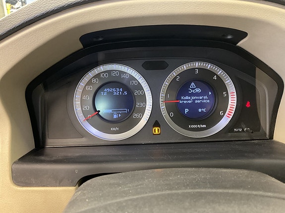 Volvo XC70 17 of 30
