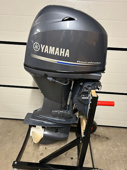Yamaha F70 lang stamme 2015 i god stand med rigging kit og instrument ny service