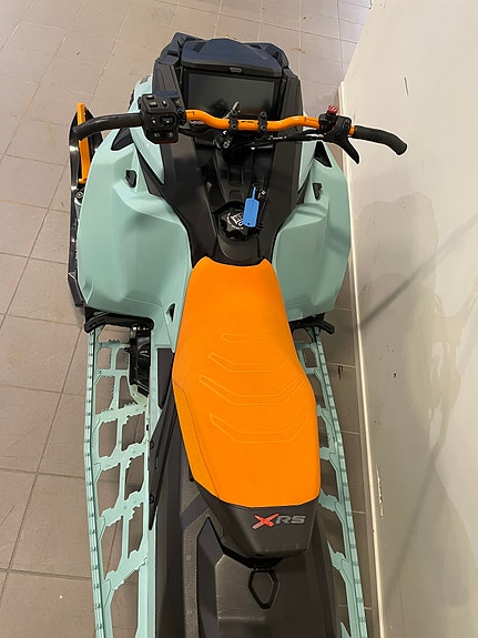 Ski-doo Backcountry X-RS 850 E-TEC 2 of 7