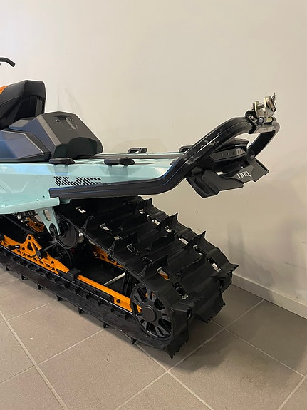 Ski-doo Backcountry X-RS 850 E-TEC 3 of 7