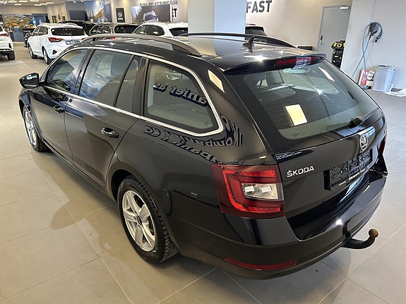 Skoda Octavia 4 of 10