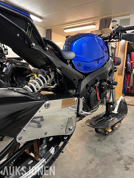 Suzuki GSXR 1000 SNOWBIKE !! 6 of 11