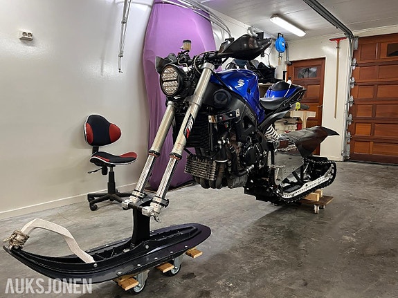 Suzuki GSXR 1000 SNOWBIKE !! 3 of 11