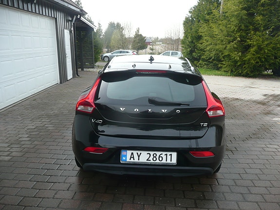 Volvo V40 4 of 5
