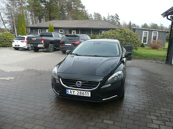Volvo V40 3 of 5