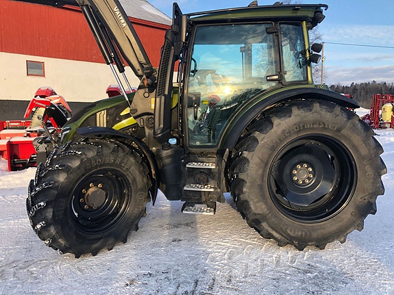 Valtra G135VST med GPS 2020, kr 950 000,-
