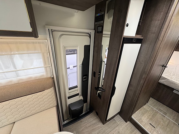 Benimar Tessoro 497 | Solcelle | Lithium | 165HK | Ad.Cruise 23 of 25