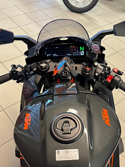 KTM 990 RC R 10 of 13