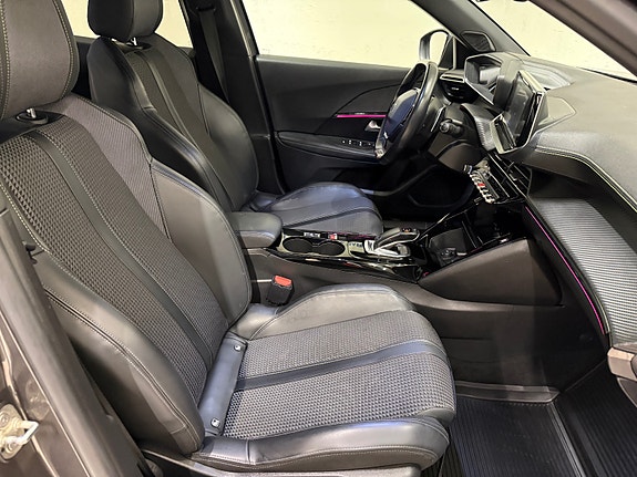 Peugeot 2008 25 of 30