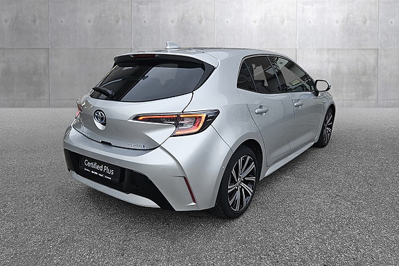 Toyota Corolla 5 of 24