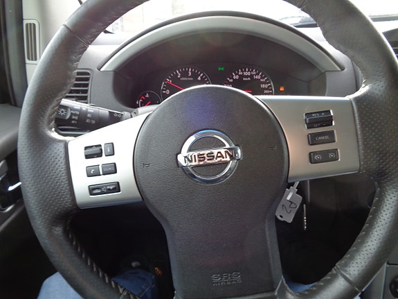 Nissan Pathfinder 15 of 18