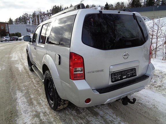 Nissan Pathfinder 5 of 18
