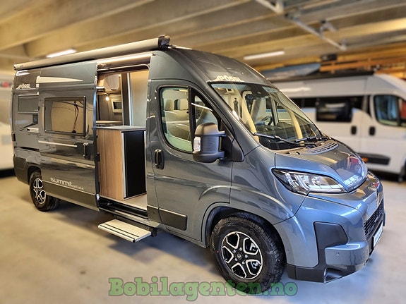 Pøssl Summit 600L Plus / 599 cm og Langsgående senger! / 8-trinns automatgir / To varmesystem: Truma Combi Gassvarme & Eberspächer Dieselvarme / Adaptiv Cruisekontroll / Skjult dusj / 2x Ryggekamera +++