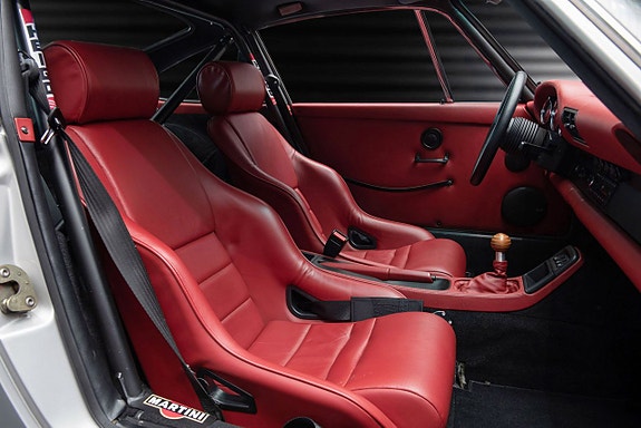 Porsche 911 16 of 30