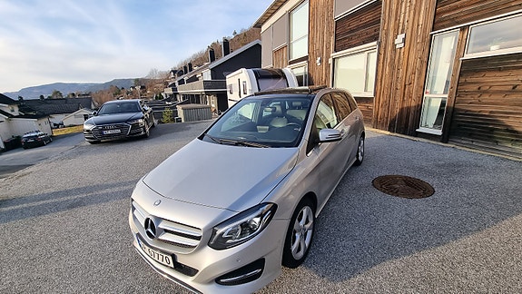 Mercedes-Benz B220 2015 photo 2