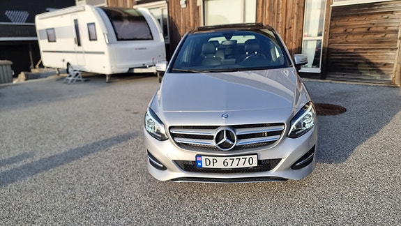 Mercedes-Benz B220 2015 photo 4