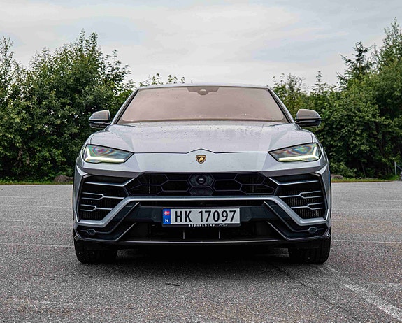 Lamborghini Urus 21 of 30