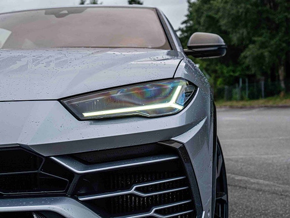 Lamborghini Urus 8 of 30