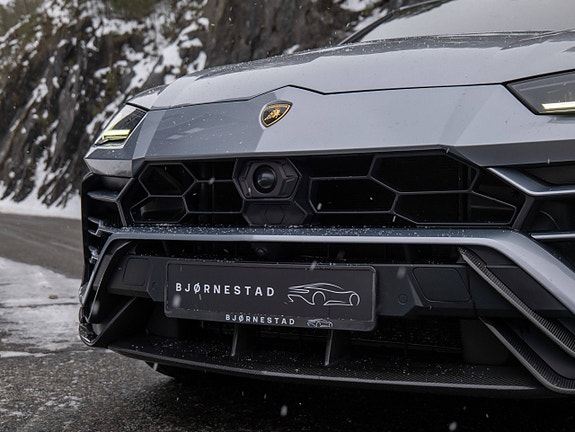 Lamborghini Urus 17 of 30