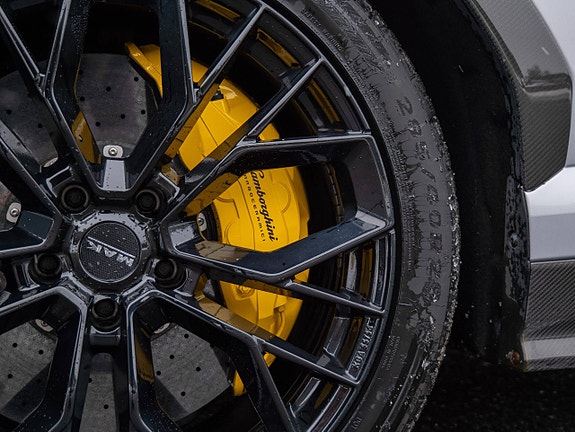 Lamborghini Urus 28 of 30