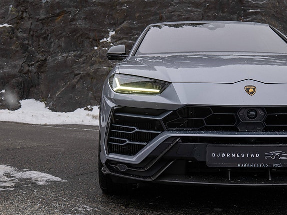 Lamborghini Urus 16 of 30