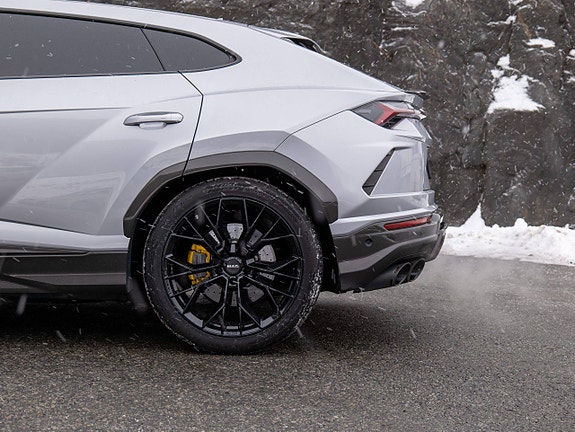 Lamborghini Urus 25 of 30