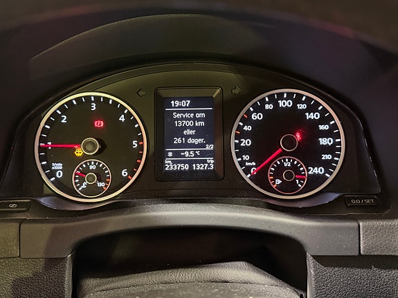 Volkswagen Tiguan 3 of 19