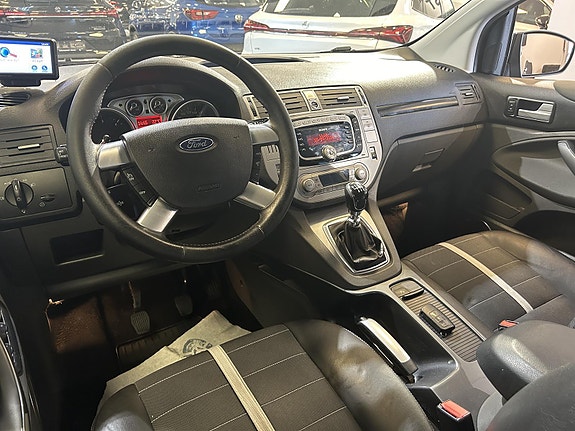 Ford Kuga 5 of 8