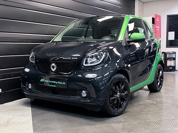 Smart Fortwo 2 of 5
