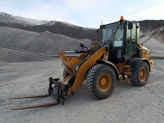 Cat 908 m/ skuffe og pallegafler