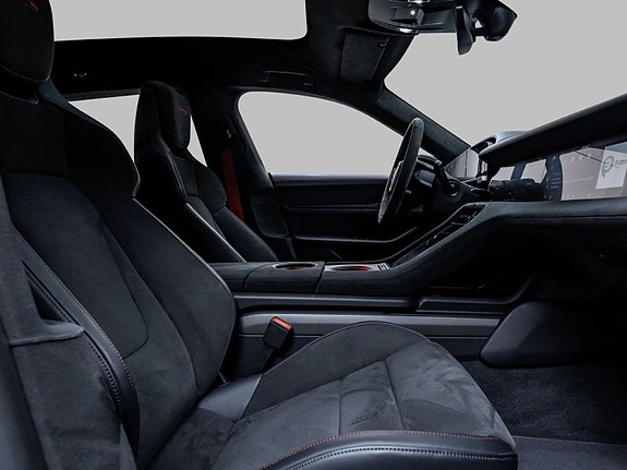 Porsche Taycan GTS 14 of 30