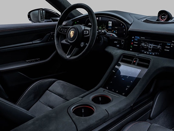 Porsche Taycan GTS 15 of 30