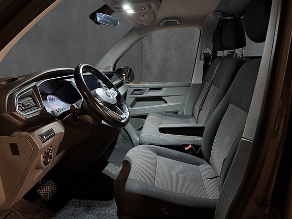 Volkswagen Transporter 12 of 21