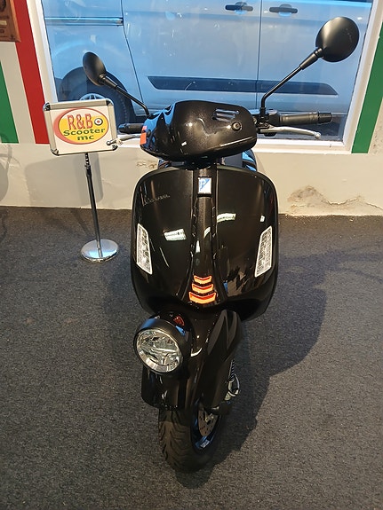 Vespa GTV 3 of 4