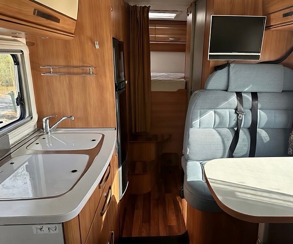 Hymer EX644 6 of 12