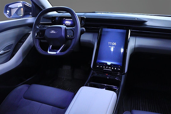 Ford Explorer 11 of 30