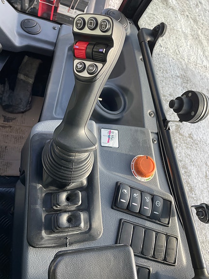 Doosan DL80 19 of 30