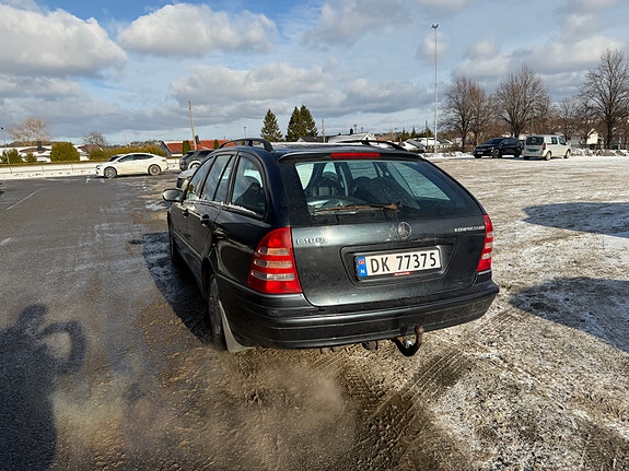 Mercedes-Benz C180 2 of 14
