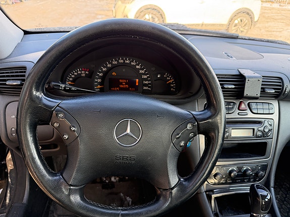 Mercedes-Benz C180 10 of 14