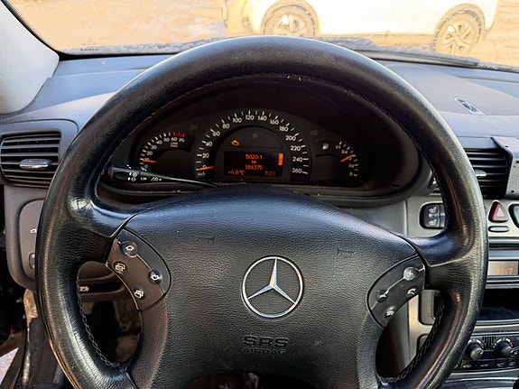 Mercedes-Benz C180 13 of 14