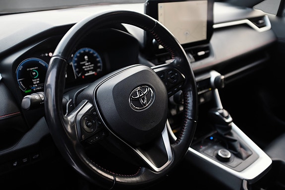 Toyota RAV4 11 of 21