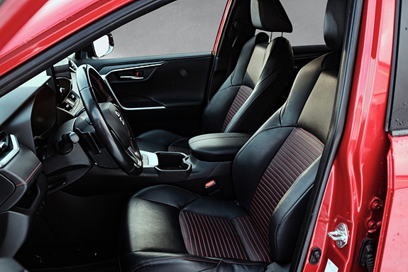 Toyota RAV4 9 of 21