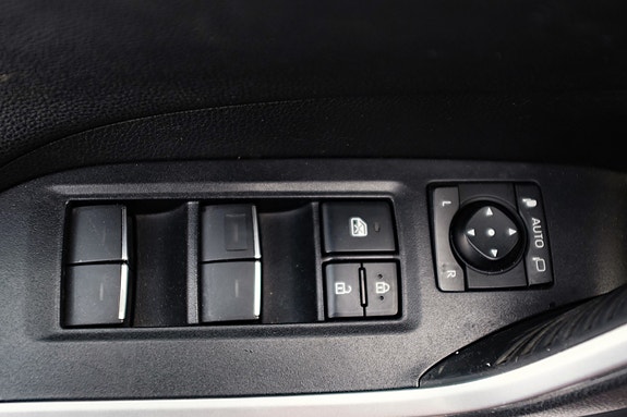 Toyota RAV4 16 of 21