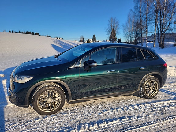 Mercedes-Benz EQE SUV 3 of 5